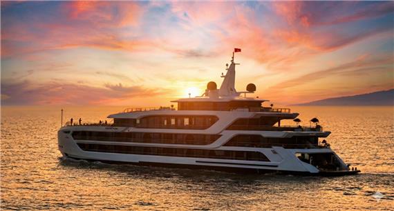 Du thuyền Azura Lan Hạ